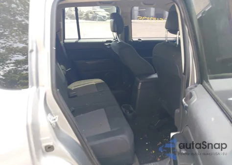 2014 Jeep Compass Sport z USA, uszkodzony, nr VIN 1C4NJDBB5ED744069